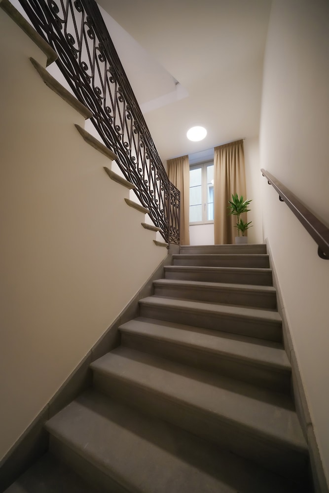 Bergamo Inn 15 33/45