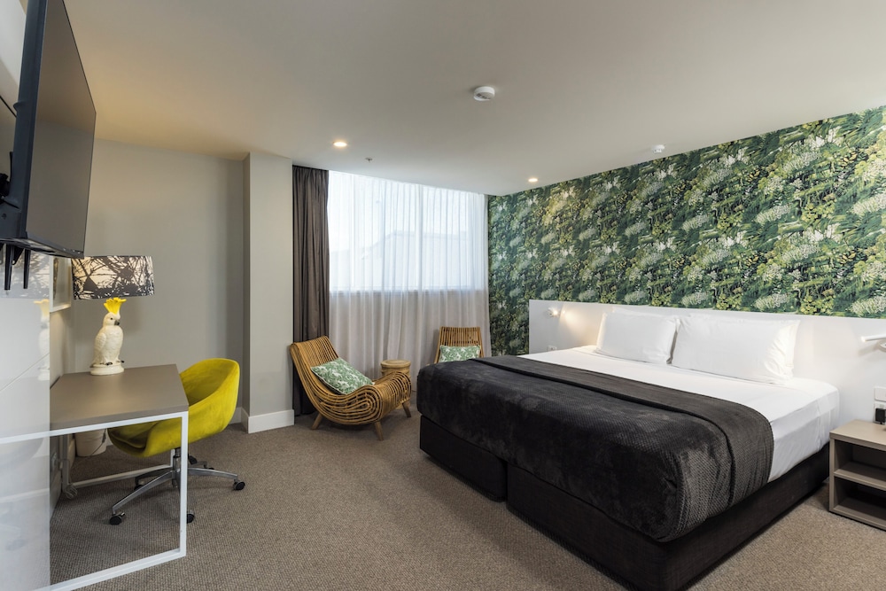 Executive, King Bed