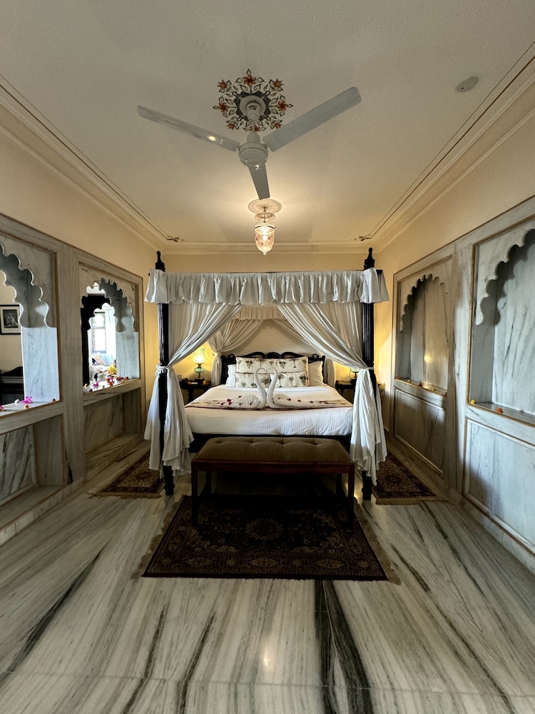 Udai Kothi 28/69
