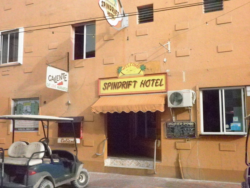 Spindrift Hotel 15/75