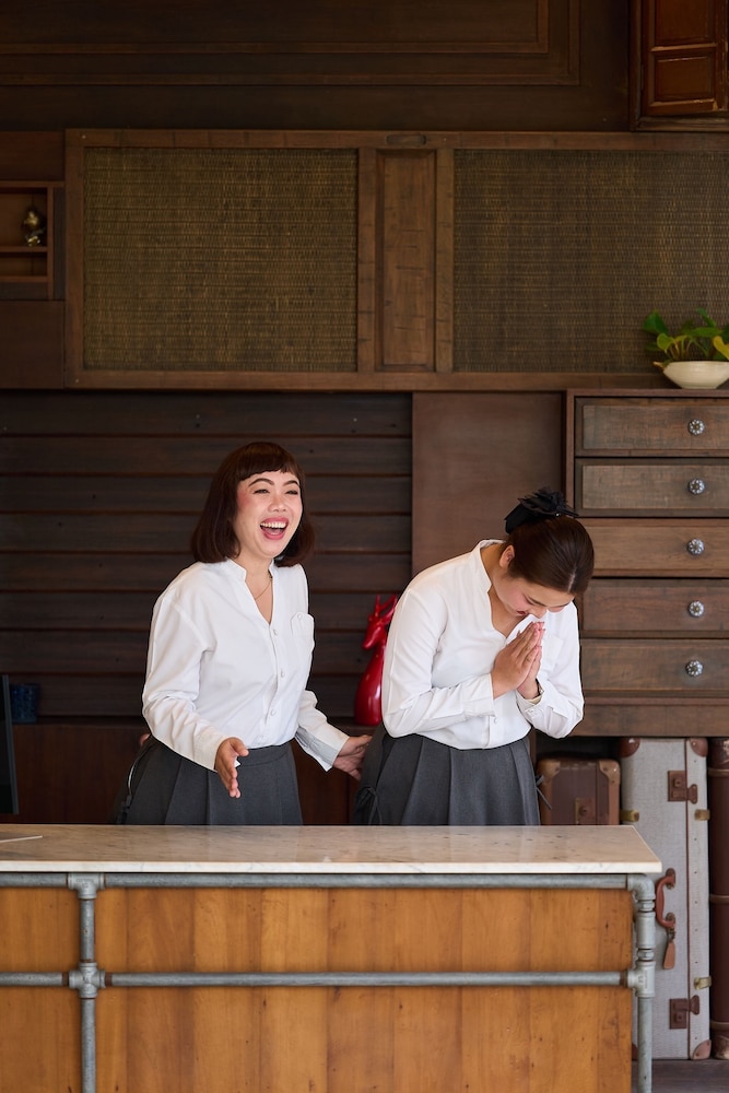 Loligo Resort Hua Hin + A Fresh Twist By Let's Sea 12/81