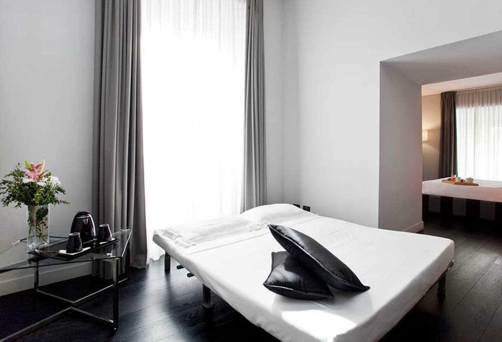 SUITE ART NAVONA 37/59