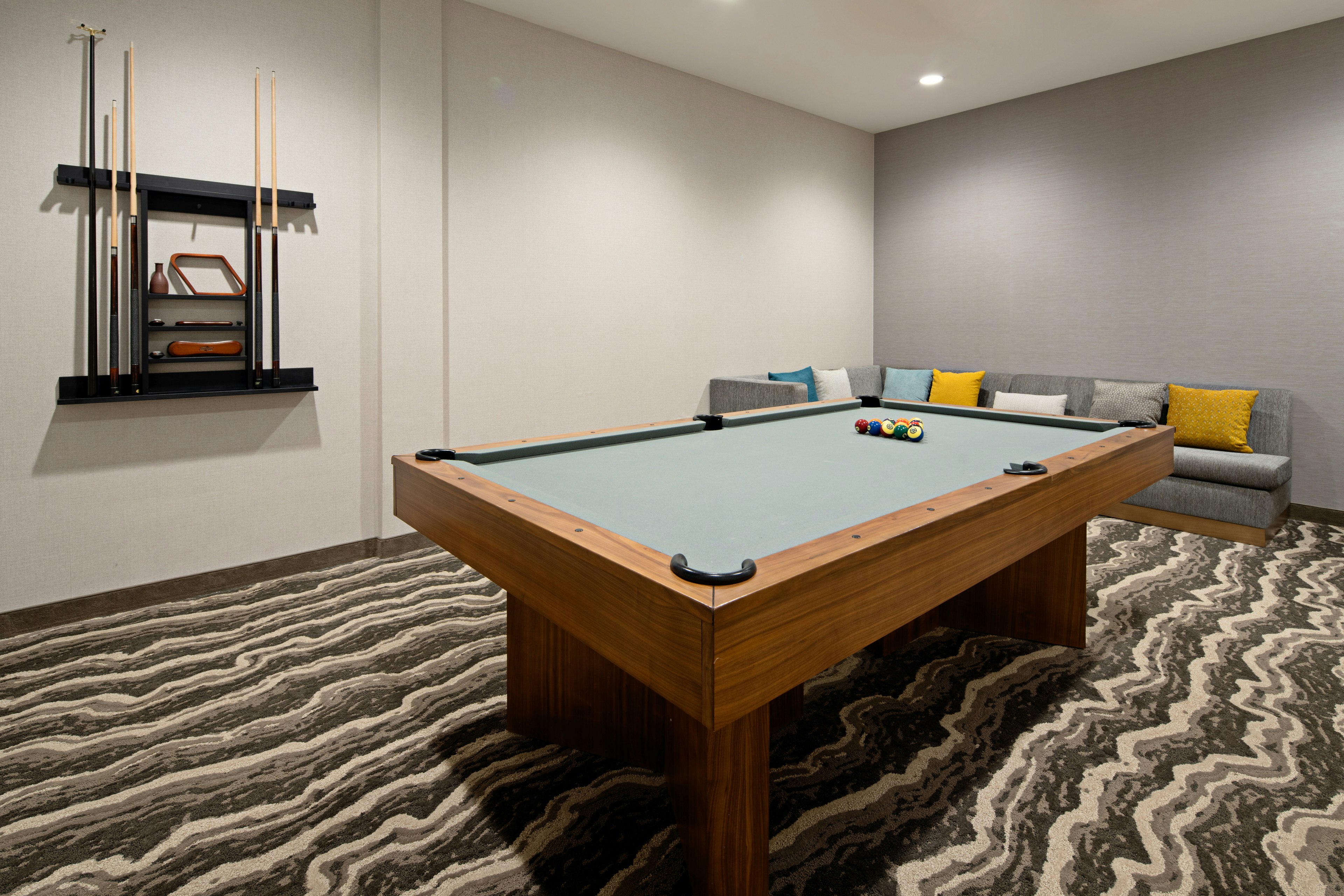 Staybridge Suites Long Beach Airport 45/50