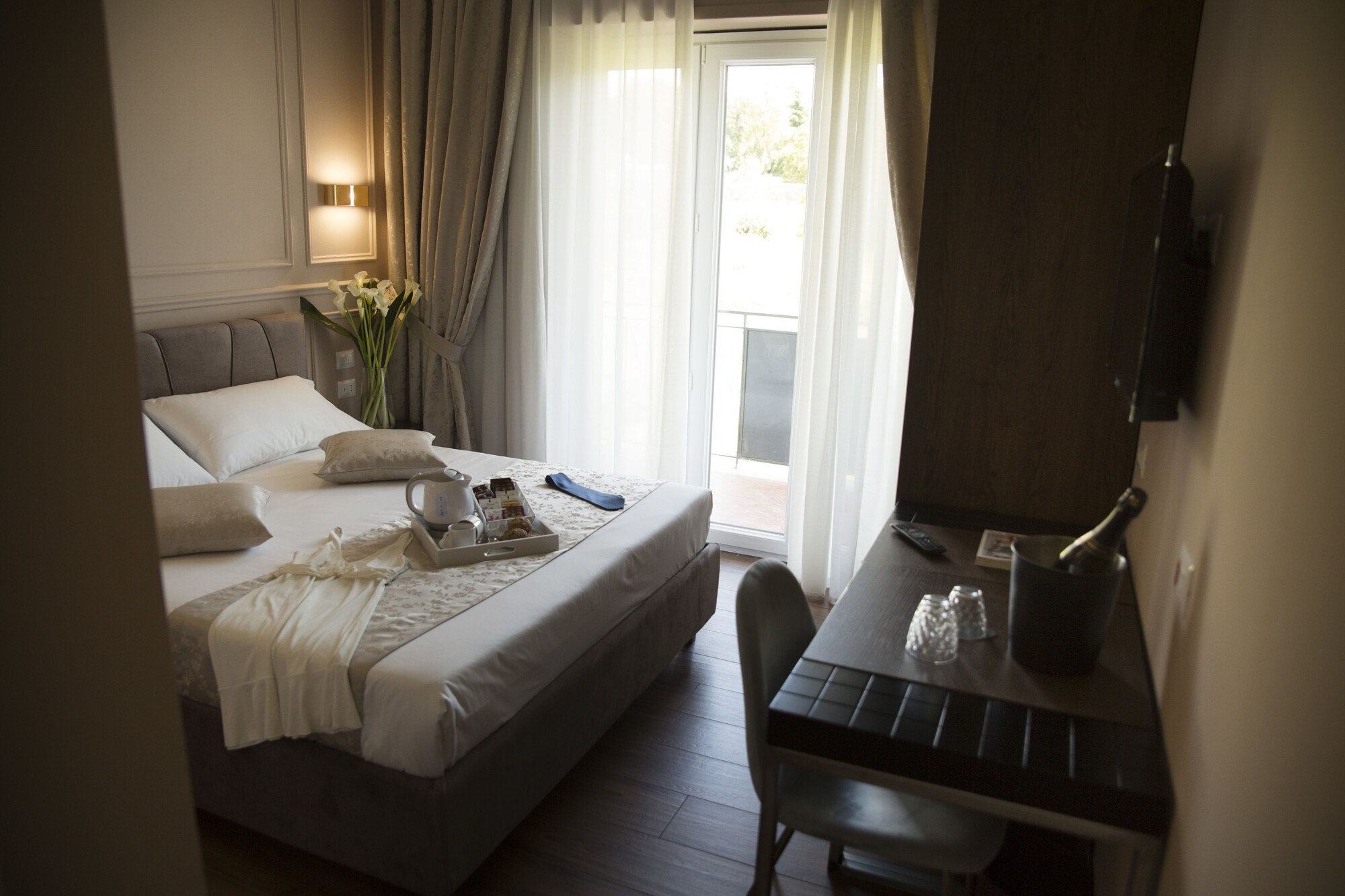 DELUXE, DOUBLE BED, BALCONY