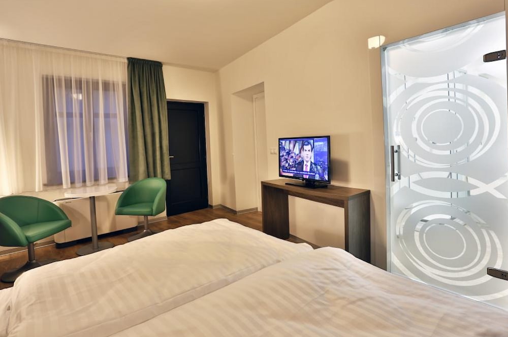 VIP Apartments 11/30