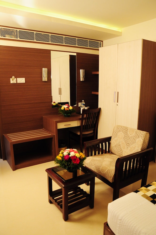 Hotel South Regency 21/34