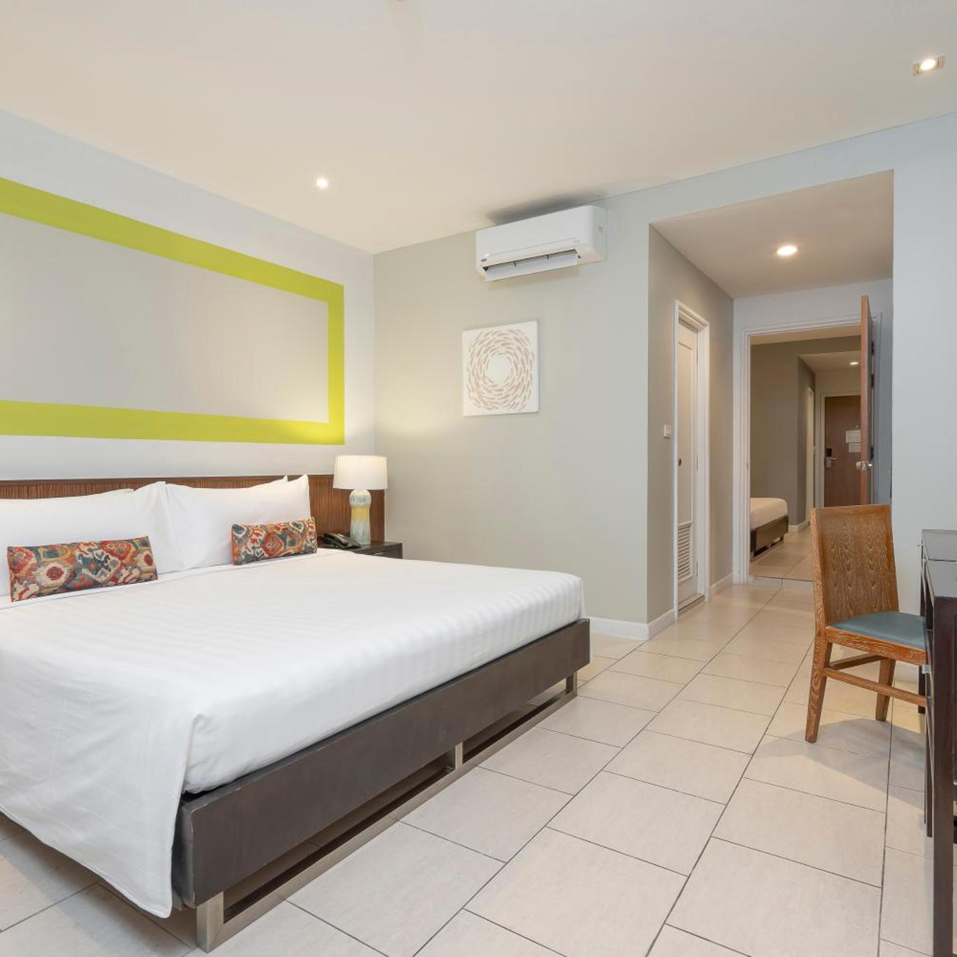 Urban, Plus، Hotel De Bangkok 6/18
