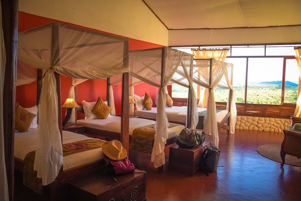 Serengeti Simba Lodge 8/30