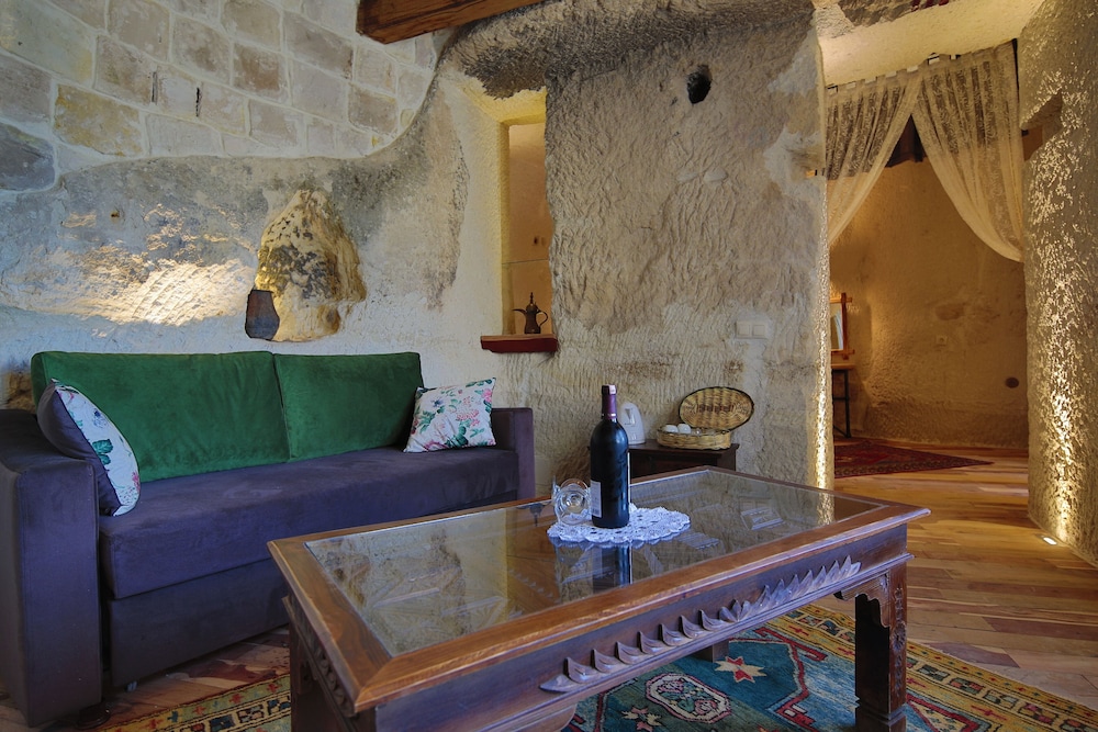 Panoramic Cave Hotel 30/50