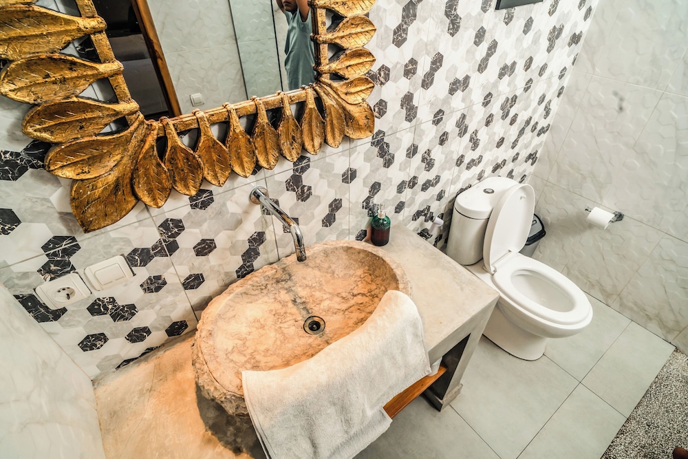 Komodo Suites Downtown 49/50