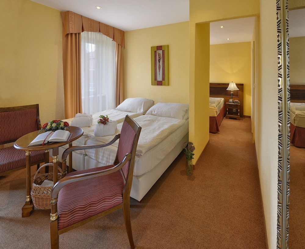 HOTEL CONTINENTAL 24/64