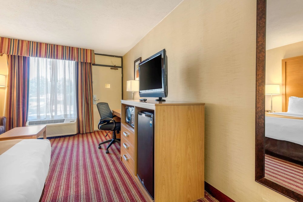 Quality Inn Exit 4 43/55