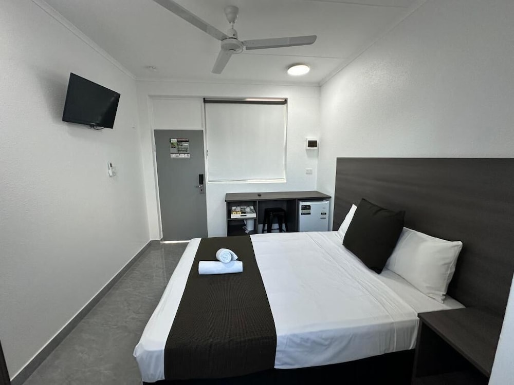 BUDGET, QUEEN BED