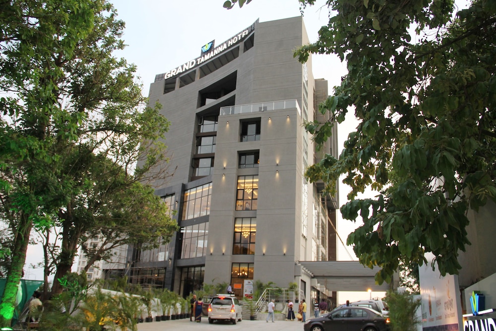 Grand Tamanna Hotel 3/45