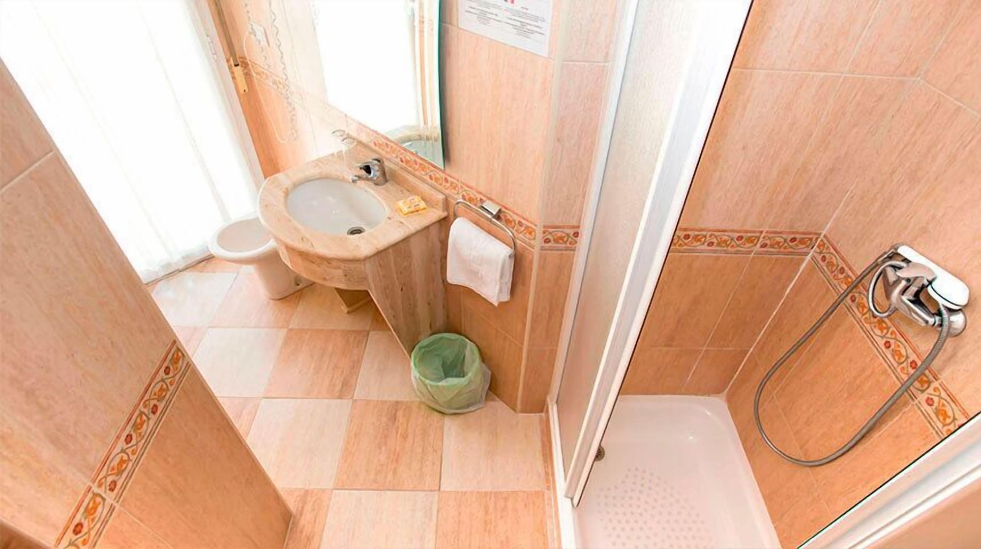 غرفة بسرير مزدوج، Hotel Albero 8/8