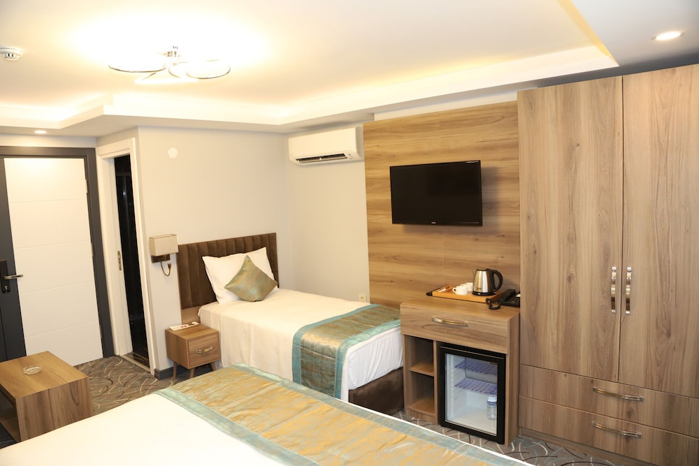 Grand Kavi Hotel 17/50