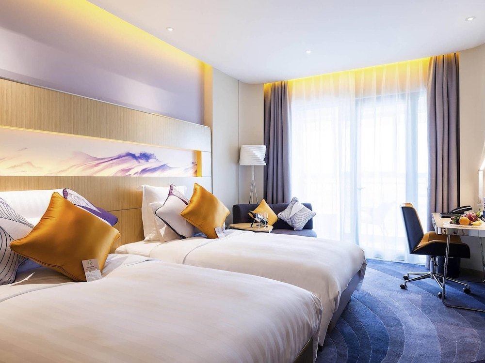 PREMIER, TWIN BEDS