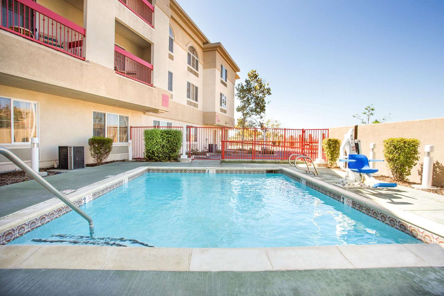 Hawthorn Suites By Wyndham Livermore Wine Country 40/43