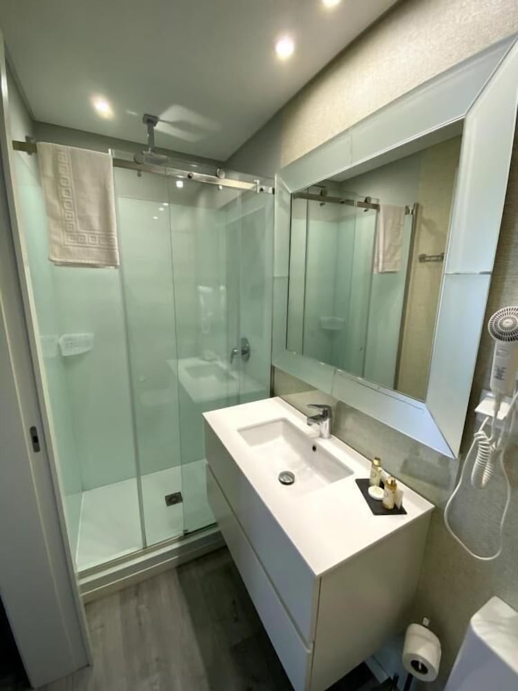 Luxury Beach Guest House 49/51