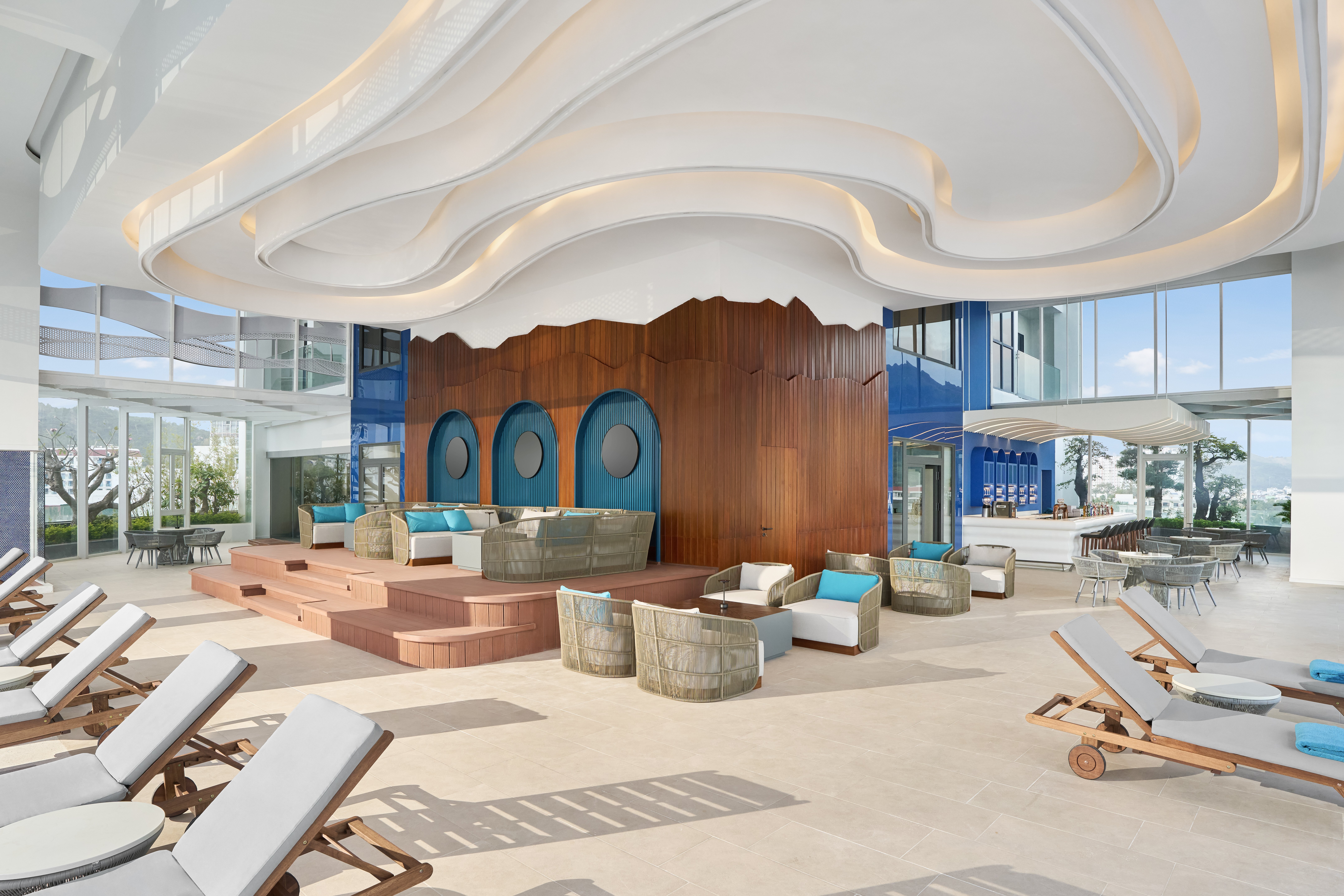 Voco Scenia Bay Nha Trang by IHG 12/50