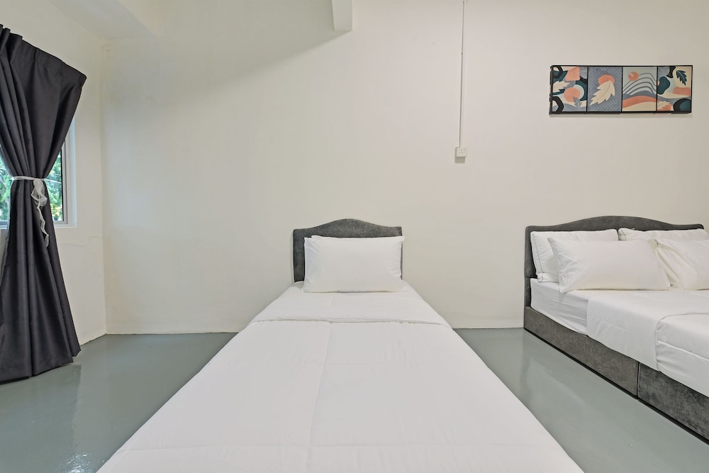 Hotel O S Homestay 16/29