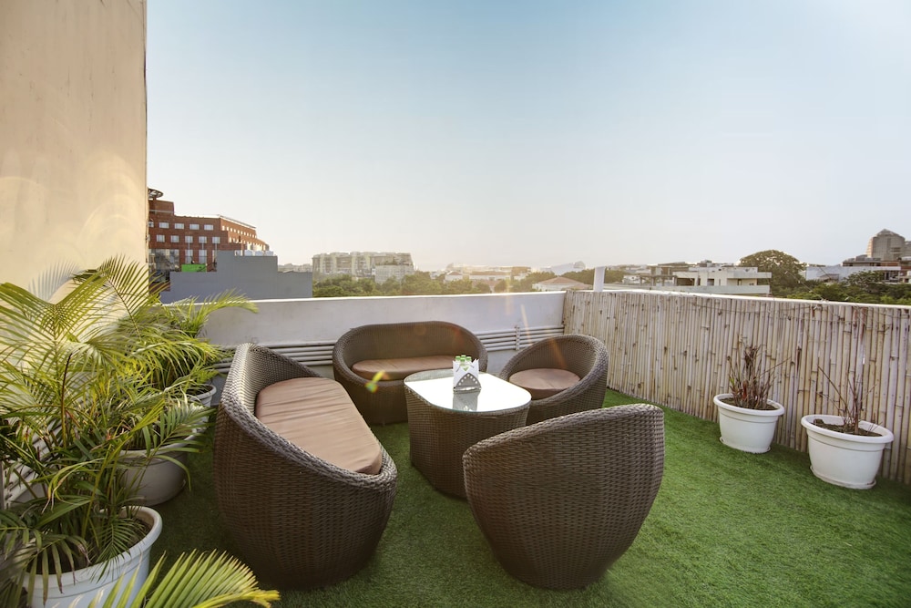 Saltstayz Hotel Huda City Center 41/49