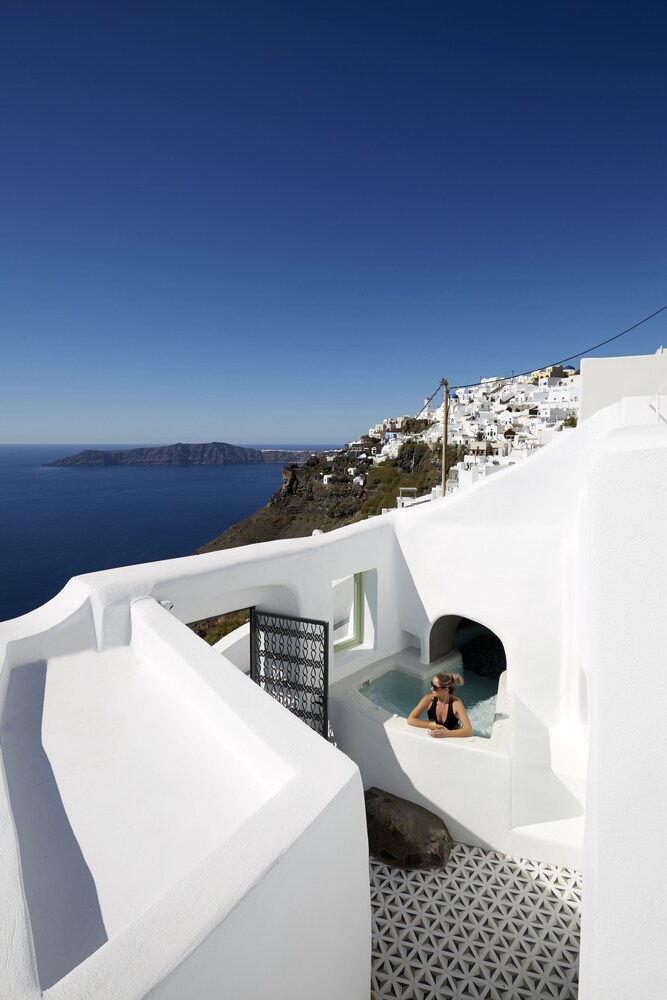 Gitsa Cliff Luxury Villa [VR] 2/27