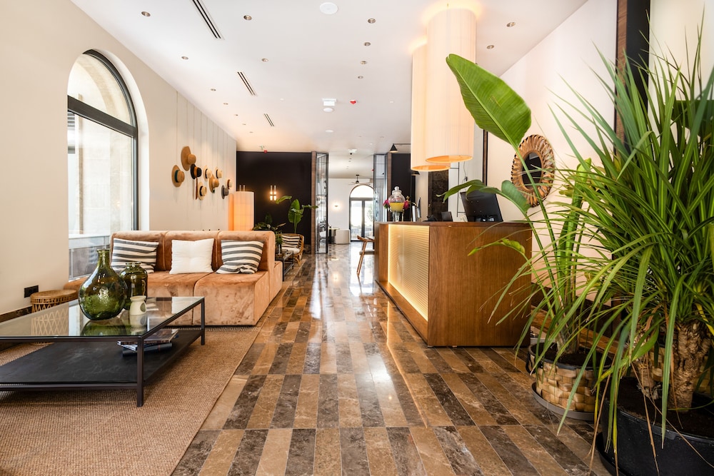 Infinity Hotel & More 8/49