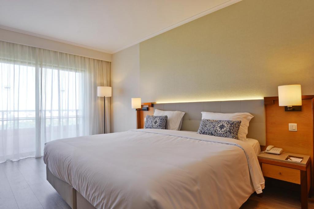Standard, Double or Twin Bed