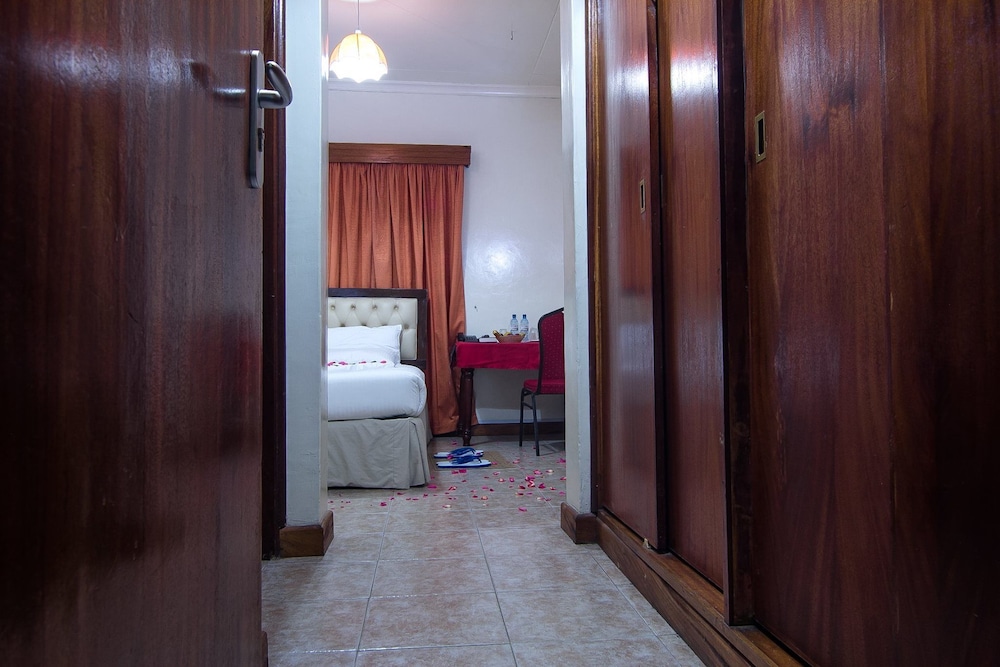 Chak Guest House & Conference Centre 22/22