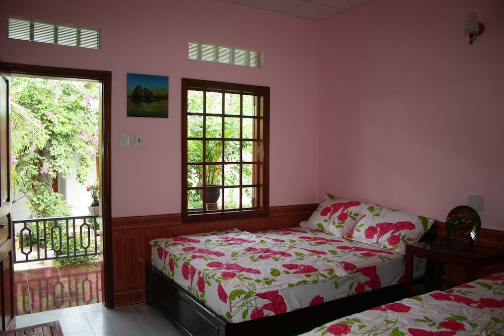 ROOM, TRIPLE