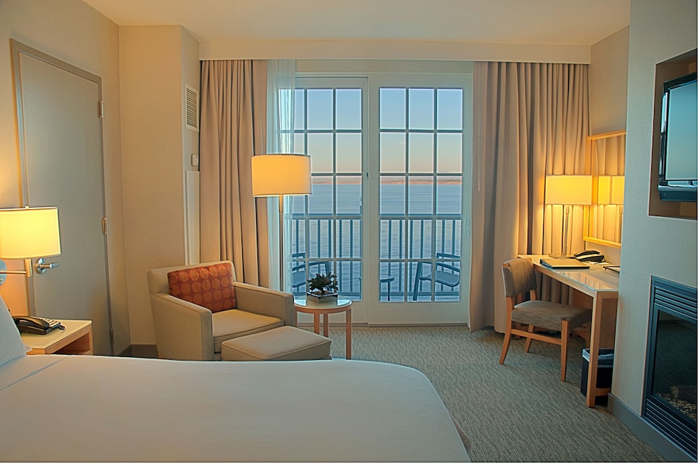 InterContinental The Clement Monterey 24/73