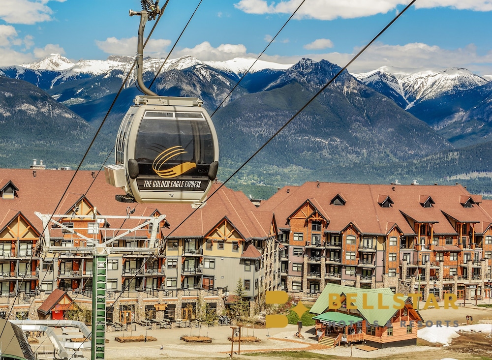 Glacier Mountaineer Lodge 30/32
