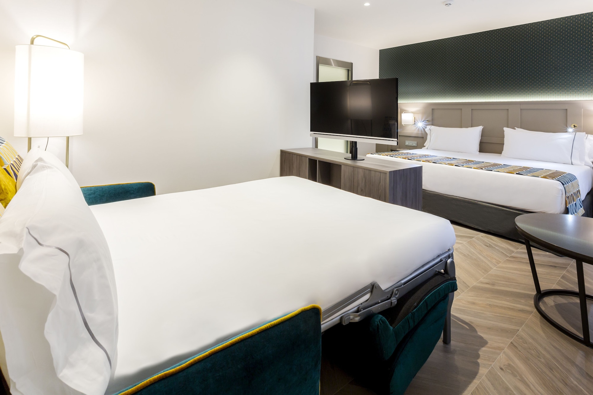 Room, Twin Beds, Sofa, Eurostars Puerta Real 4/8