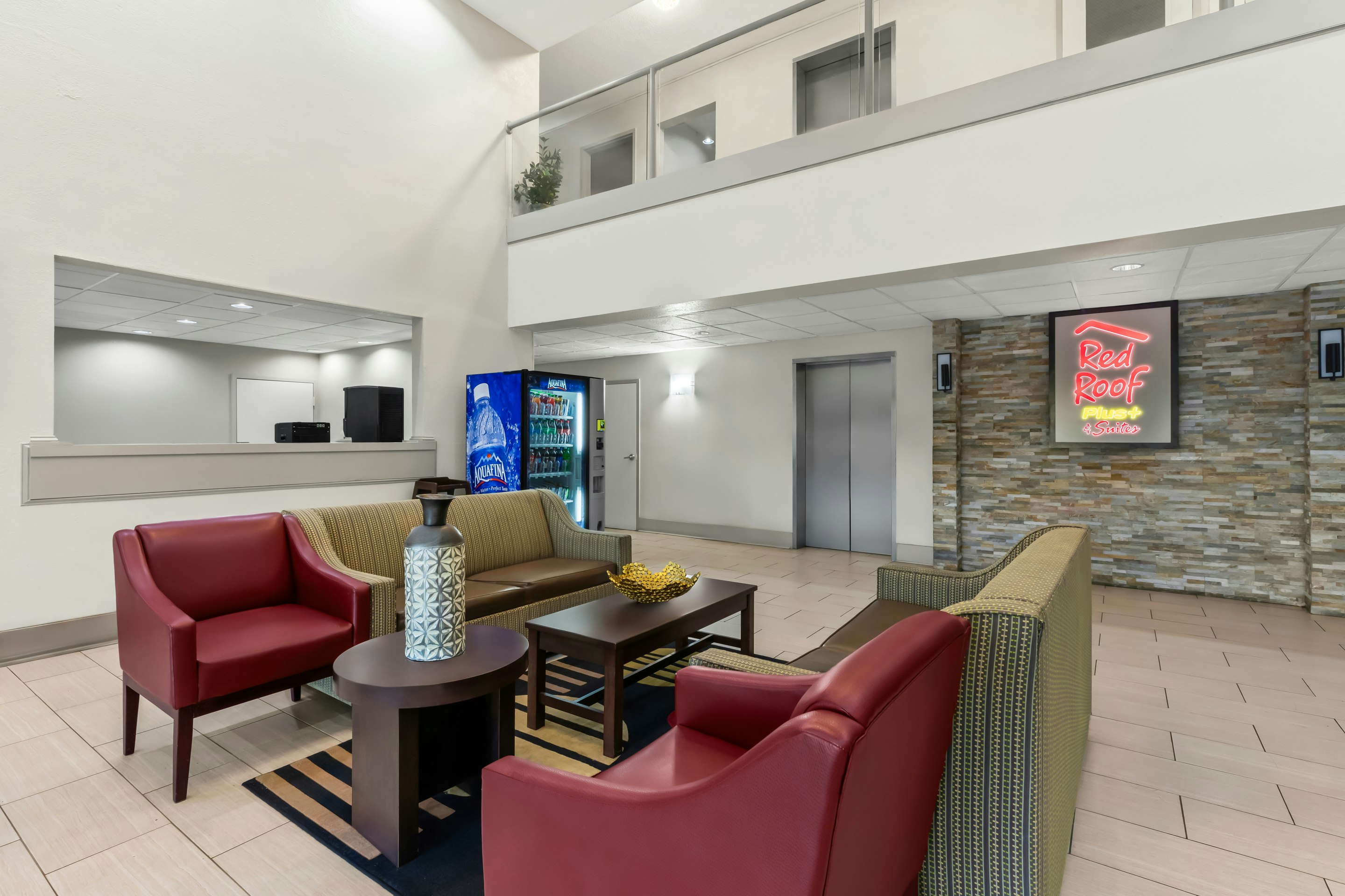 Red Roof PLUS & Suites Atlanta Airport South 23/35