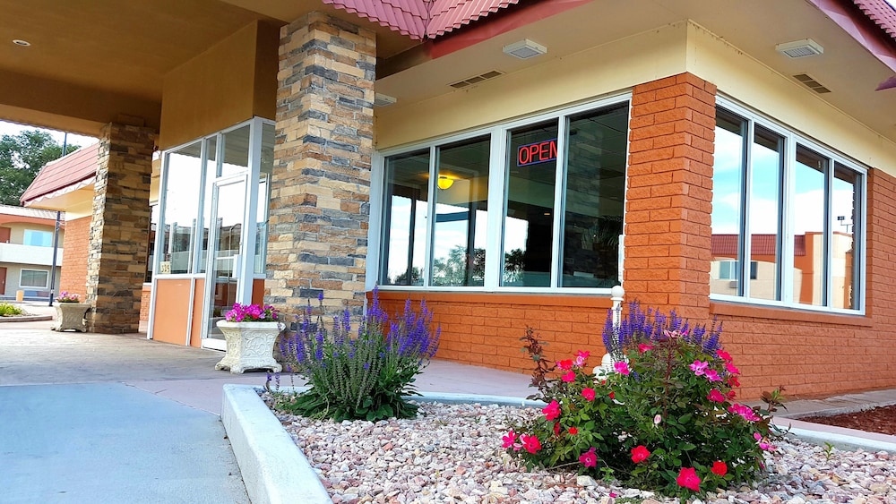 Red Lion Hotel La Junta 6/63