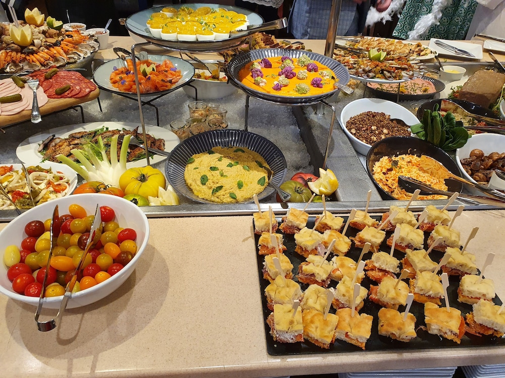 restaurant cafeteria