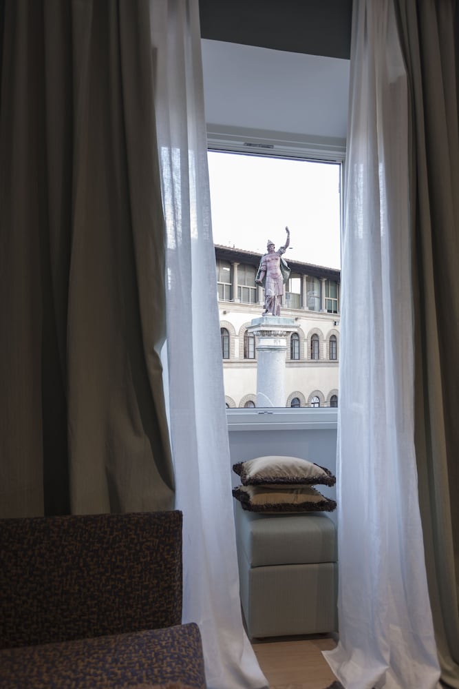 Tornabuoni Place 3/48
