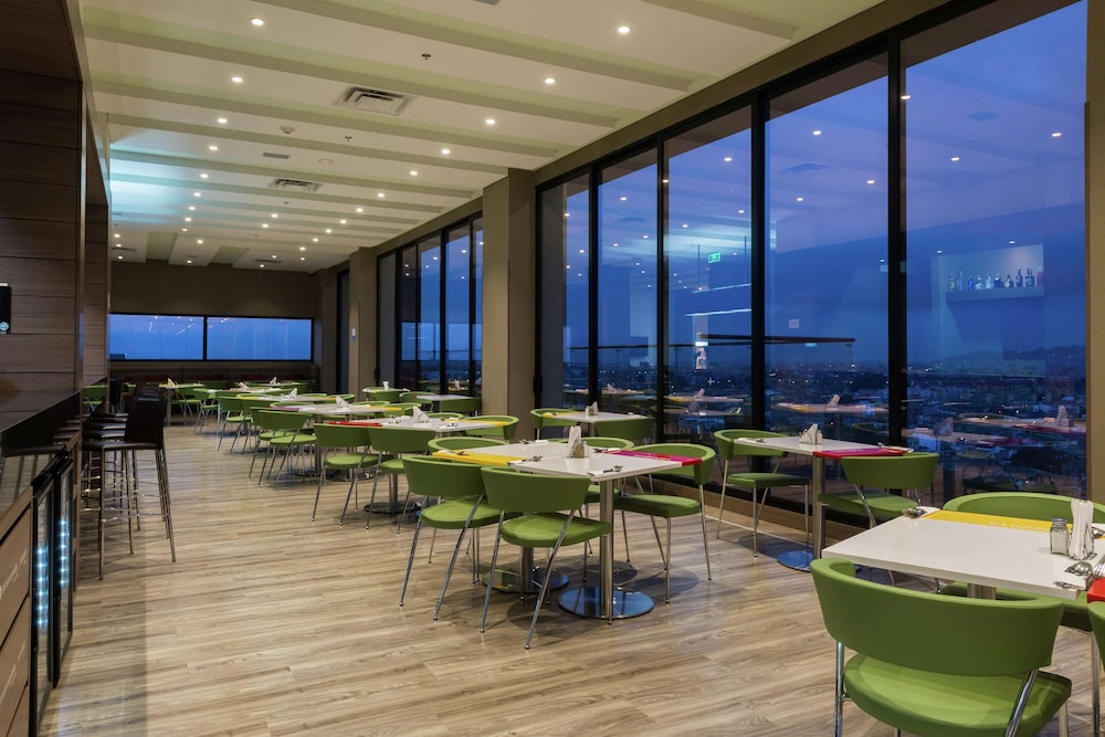 Hampton By Hilton Bogota Airport 35/44