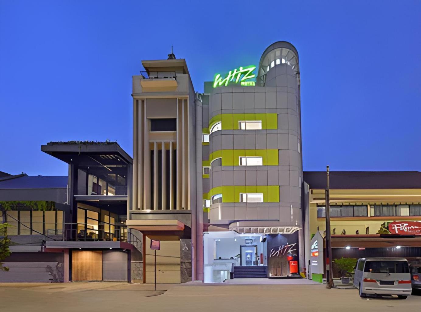 Whiz Hotel Falatehan Jakarta 2/57