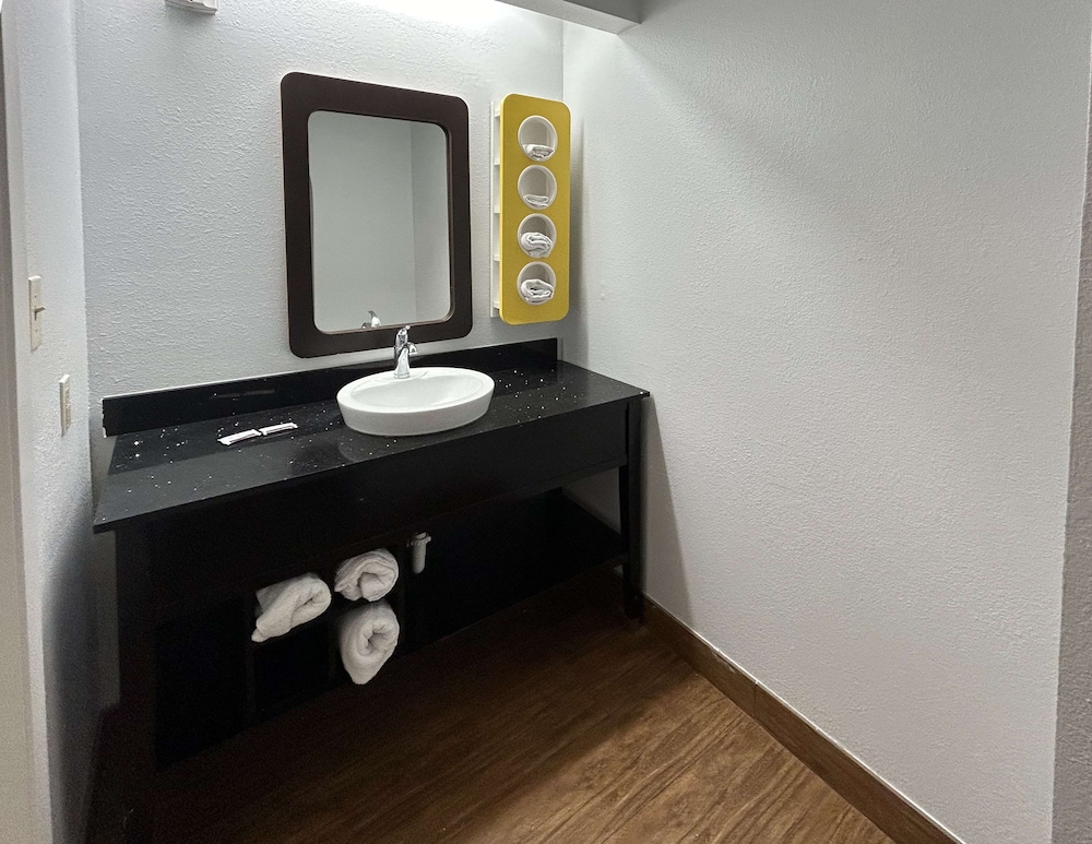 Motel6 Denham Springs, LA 50/50