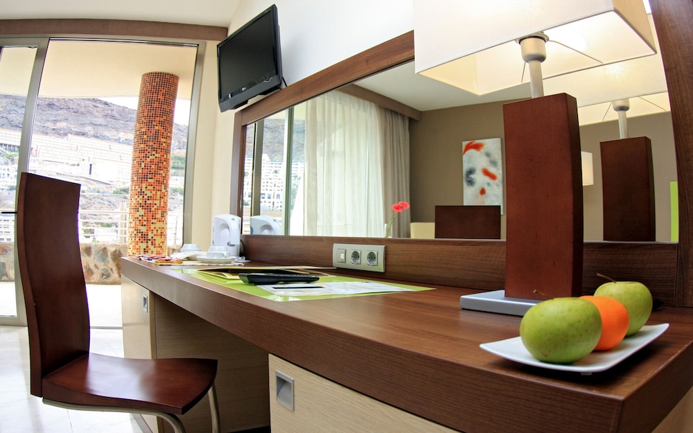 Hotel LIVVO Valle Taurito 62/71