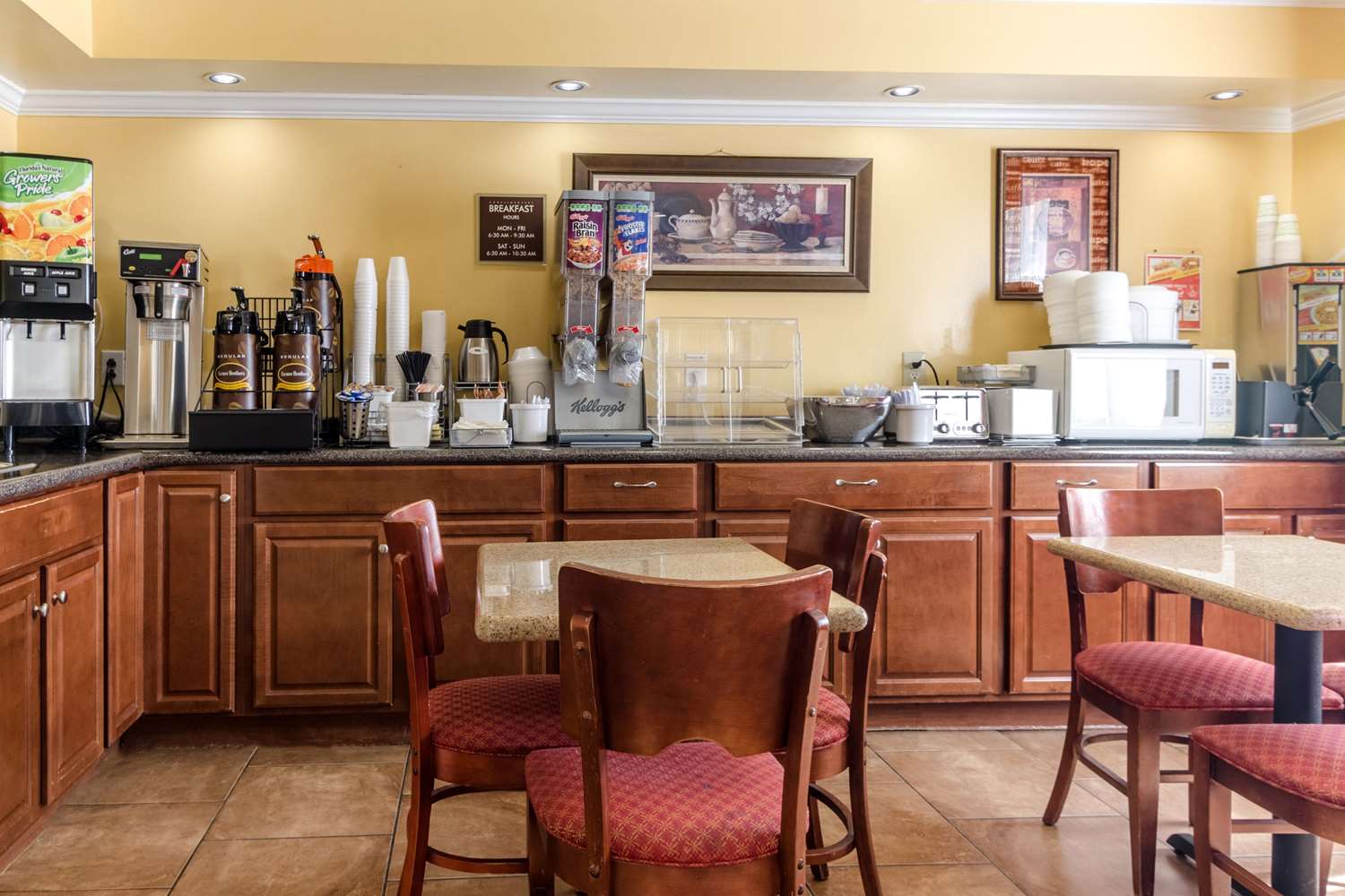 Rodeway Inn & Suites Jacksonville Near Camp Lejeune 33/51