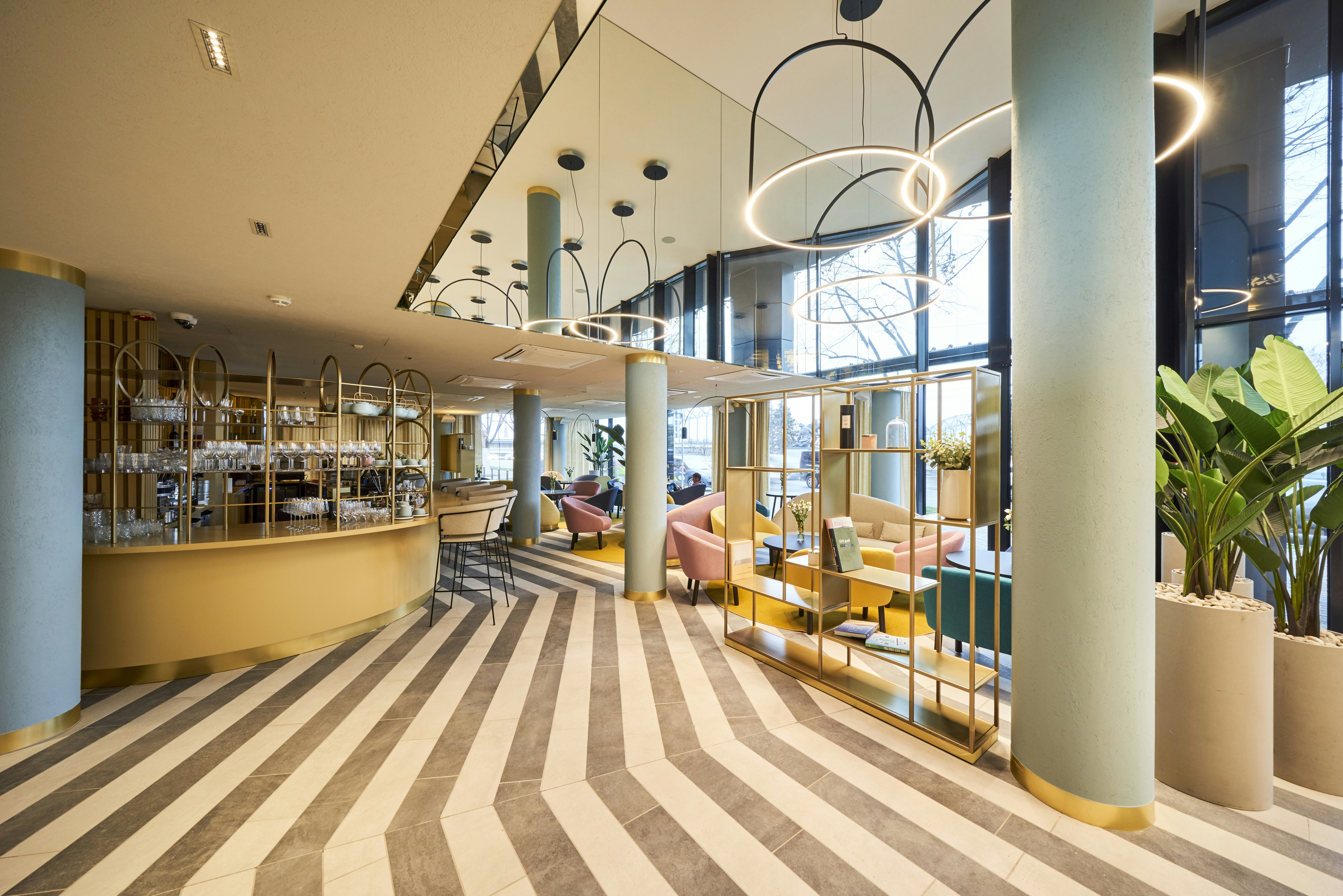 Wellton Riverside SPA Hotel 56/58
