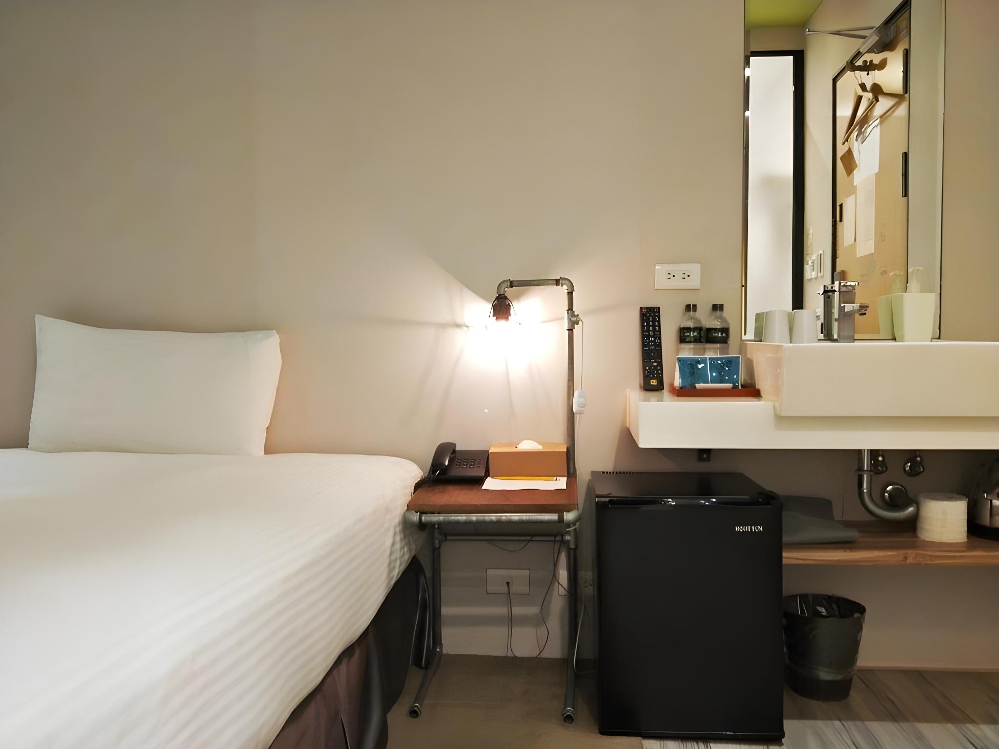 Comfort, Single, Double Bed, No Window