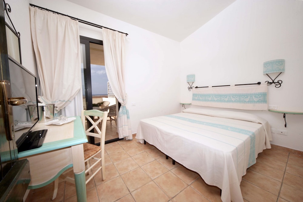 Acqua di Mare Hotel e Resort 5/18