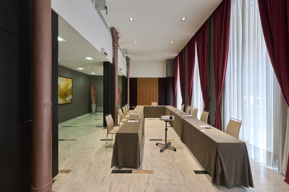 Catalonia El Pilar Hotel 47/50
