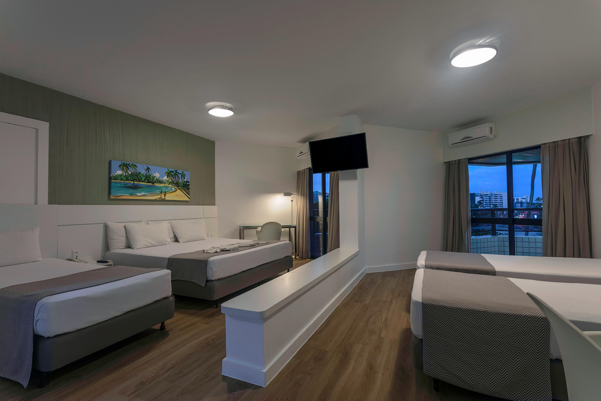 Suite, Quadruple, Lateral Side Sea View