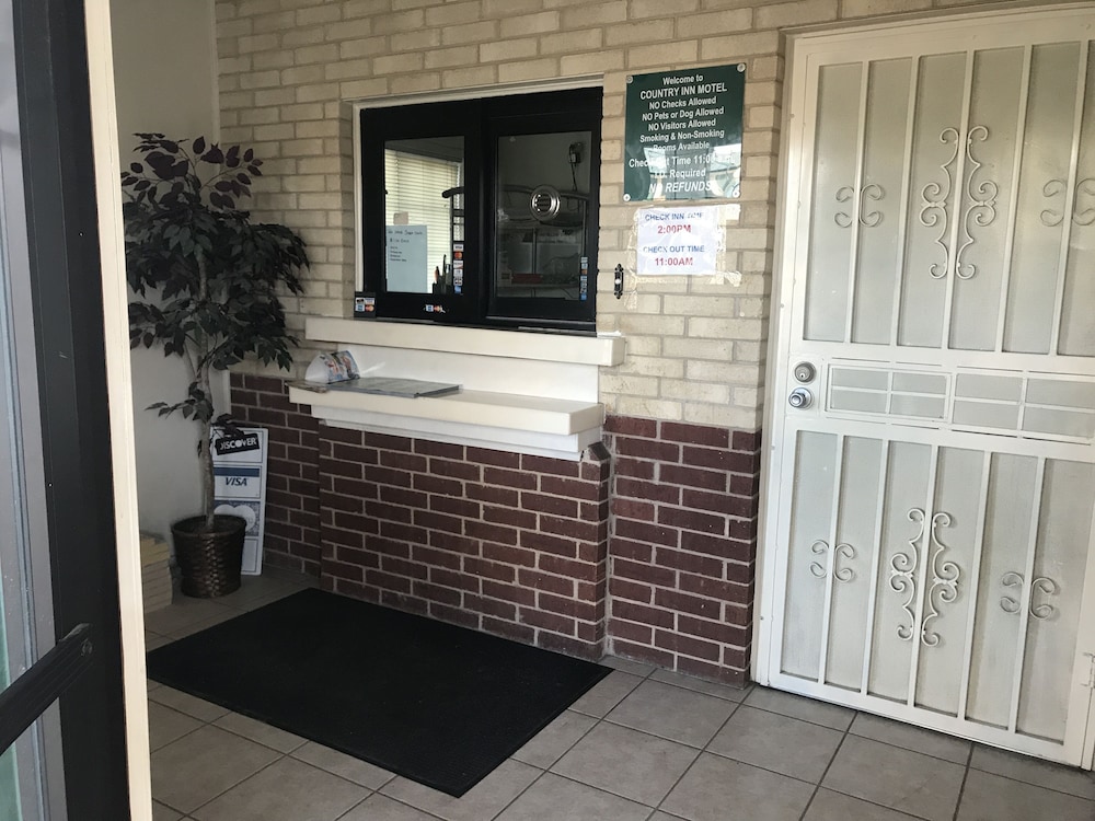 Country Inn Motel 44/45