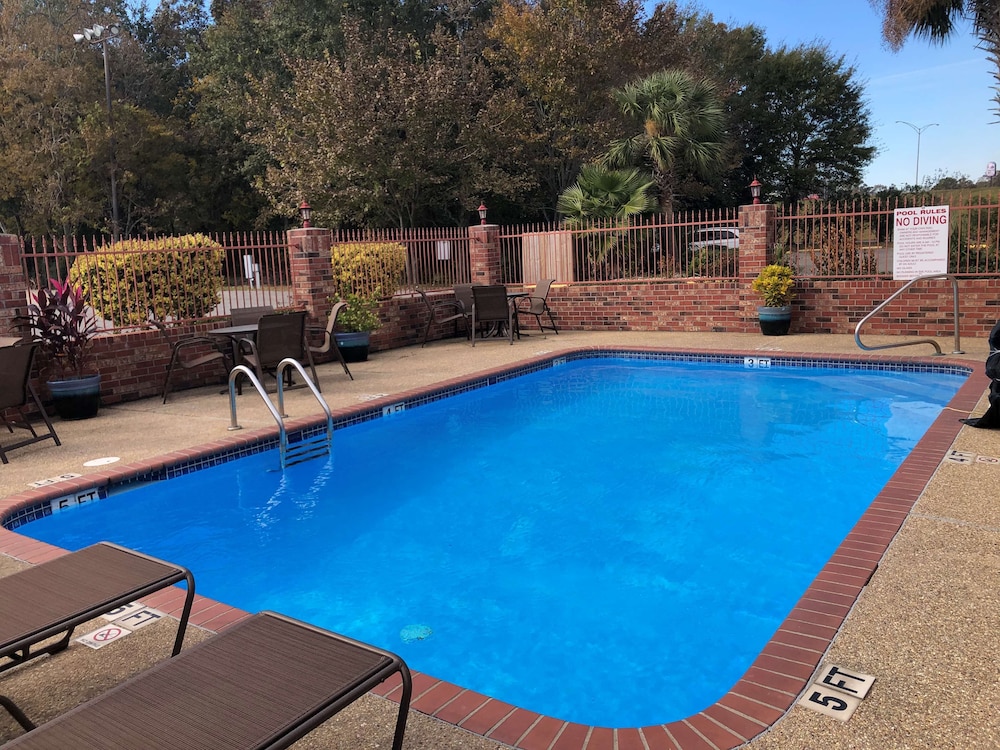 Best Western Rayne Inn 17/26